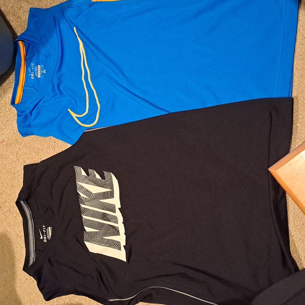 Boys size M Nike tanks